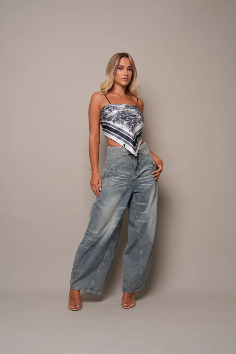 Loose Fit Faded Jeans